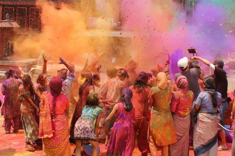 Hòa mình vào lễ hội Holi rực rỡ sắc màu chỉ có tại Ấn Độ