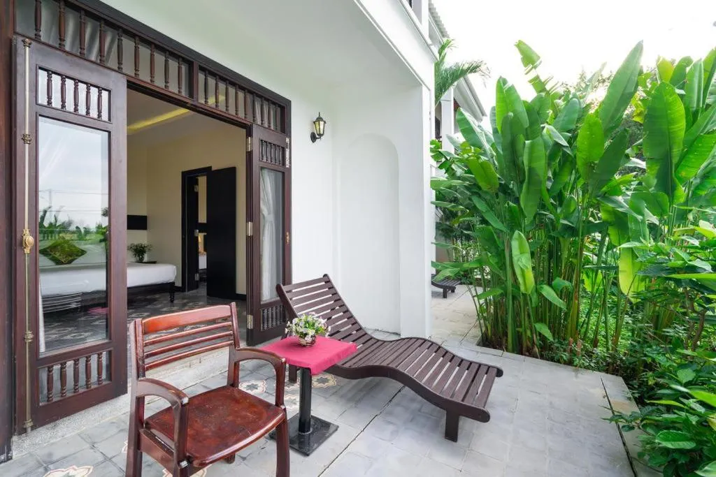 Hoi An Village Villas – Khách sạn 3 sao nổi tiếng nhờ bữa tiệc BBQ bên bể bơi