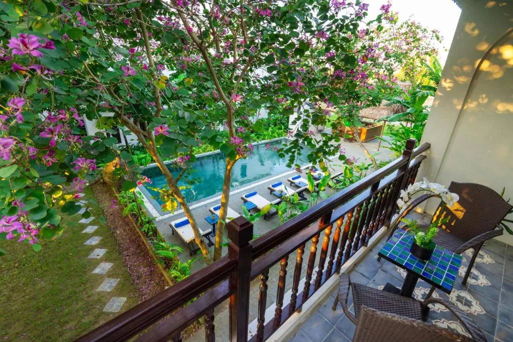 Hoi An Village Villas – Khách sạn 3 sao nổi tiếng nhờ bữa tiệc BBQ bên bể bơi