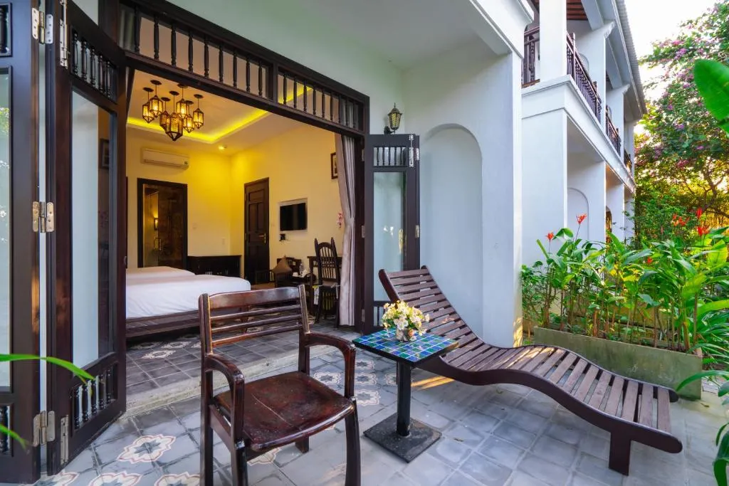 Hoi An Village Villas – Khách sạn 3 sao nổi tiếng nhờ bữa tiệc BBQ bên bể bơi