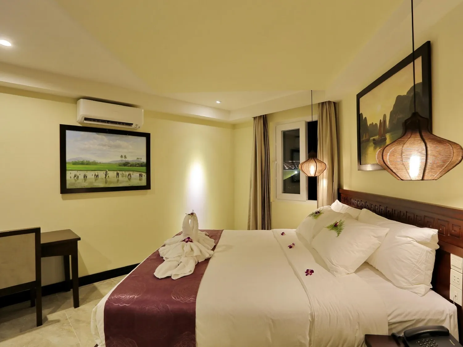 Khách sạn Riversuites Hội An – Khách sạn 4 sao phong cách hoàng gia bên cạnh sông Hoài