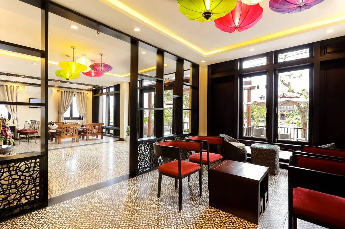 Khách sạn Riversuites Hội An – Khách sạn 4 sao phong cách hoàng gia bên cạnh sông Hoài