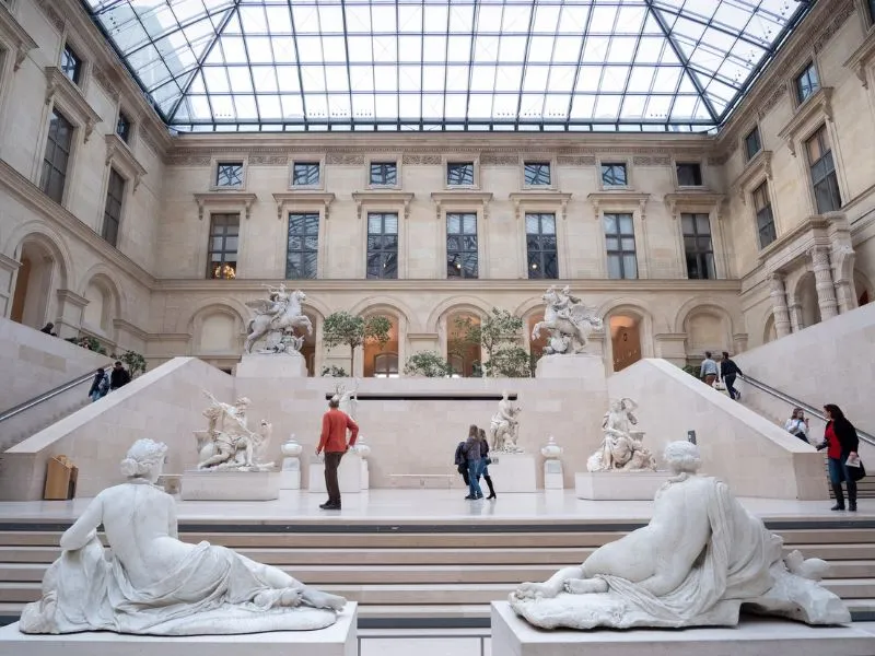 Khám phá bảo tàng Louvre: Thiên đường nghệ thuật của Paris