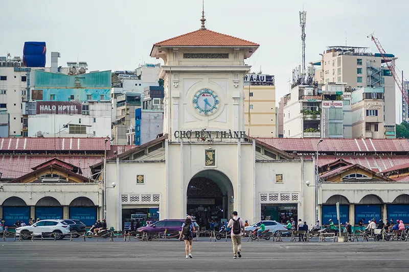 Khám phá chợ Bến Thành, biểu tượng lâu đời của văn hóa Sài Gòn