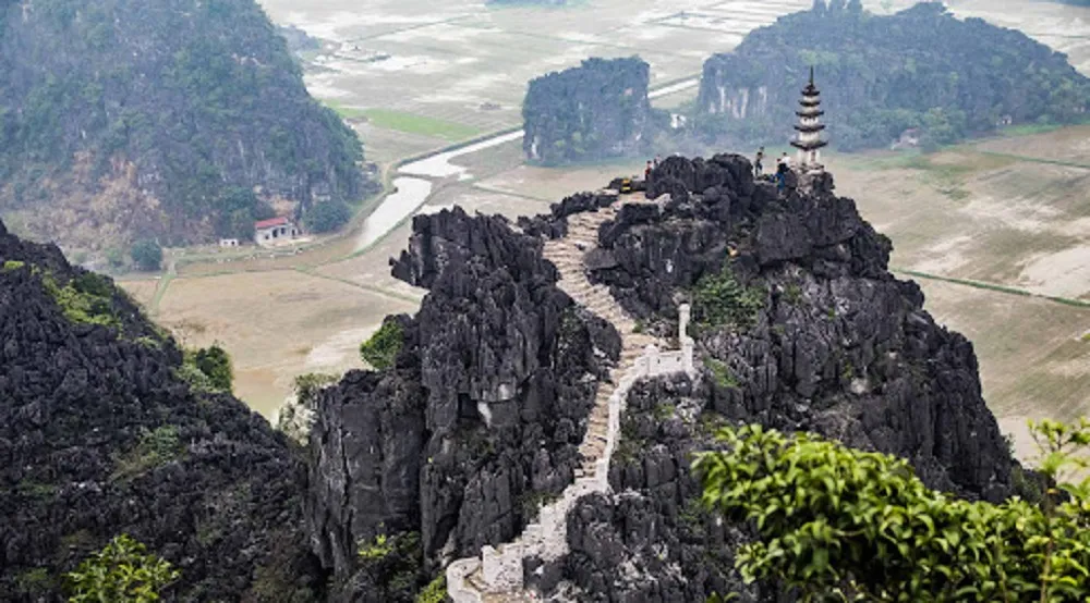 Khám phá ngay 5 hang động Ninh Bình thu hút du khách nhất