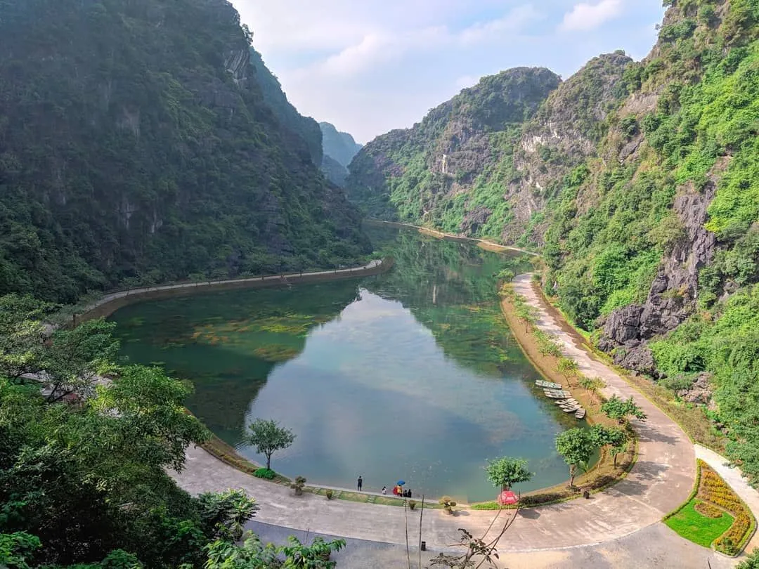 Khám phá ngay 5 hang động Ninh Bình thu hút du khách nhất