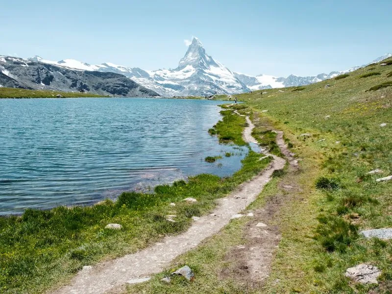 Khám phá ngôi làng Zermatt cổ kính dưới chân núi Matterhorn