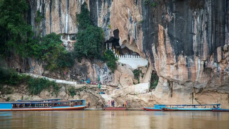 Khám phá Pak Ou, hang động Phật giáo tại Luang Prabang