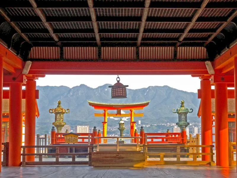 Khám phá vẻ đẹp đền Itsukushima: Ngôi đền thần đạo trên đảo Miyajima