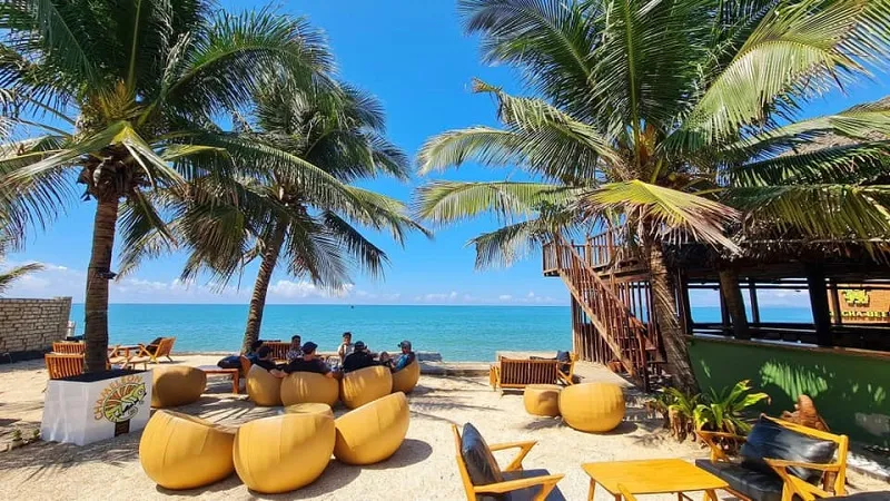 Không gian Chameleon Beach Bar bình yên bên bờ biển Phan Thiết