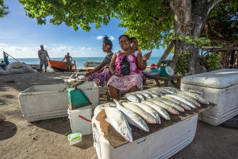 Kiribati hoang sơ bên bờ biển Thái Bình Dương