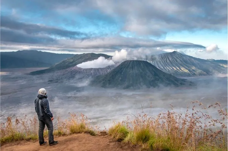 Kỳ vĩ núi lửa Bromo ở phía đông đảo Java Indonesia