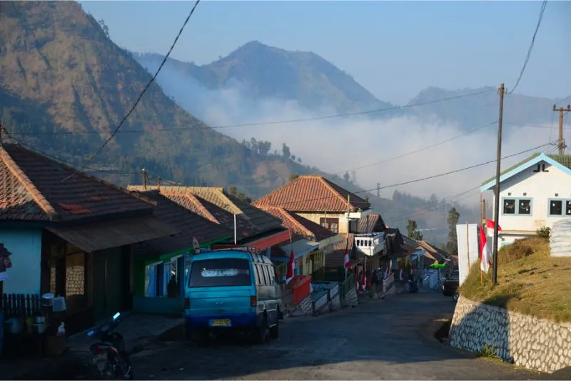 Kỳ vĩ núi lửa Bromo ở phía đông đảo Java Indonesia