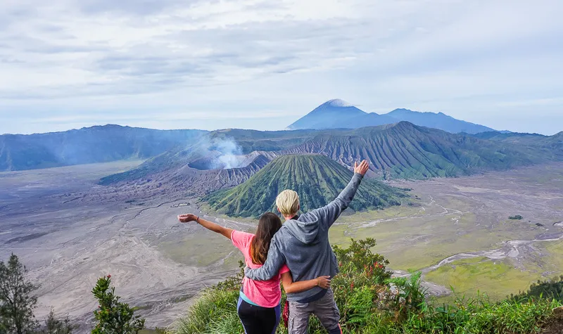 Kỳ vĩ núi lửa Bromo ở phía đông đảo Java Indonesia