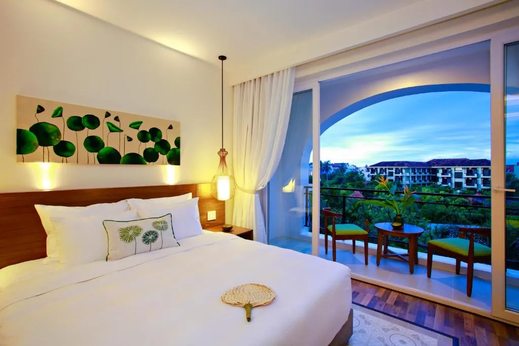 Lasenta Boutique Hotel Hoian – Tòa lâu đài nguy nga nằm giữa cánh đồng lúa chín