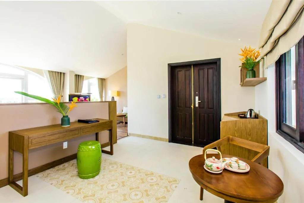 Lasenta Boutique Hotel Hoian – Tòa lâu đài nguy nga nằm giữa cánh đồng lúa chín