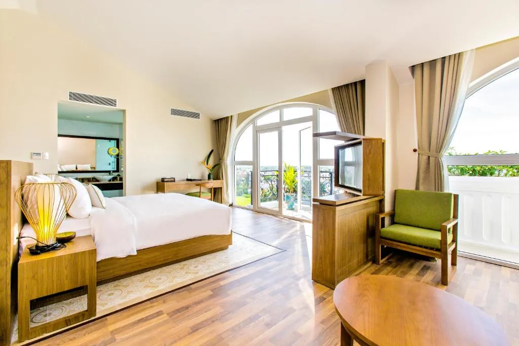 Lasenta Boutique Hotel Hoian – Tòa lâu đài nguy nga nằm giữa cánh đồng lúa chín