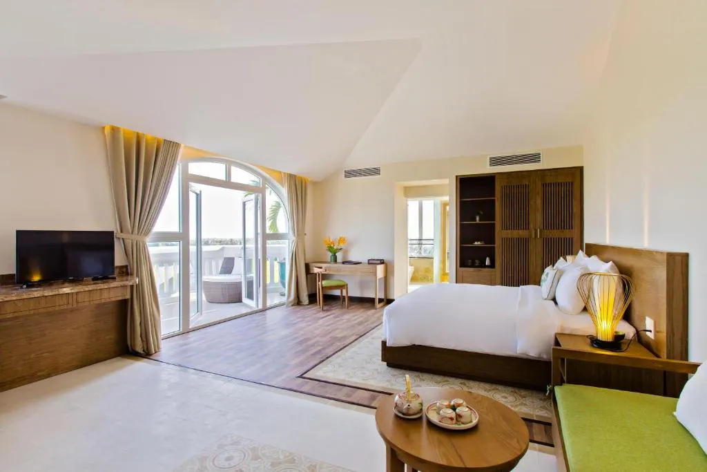 Lasenta Boutique Hotel Hoian – Tòa lâu đài nguy nga nằm giữa cánh đồng lúa chín