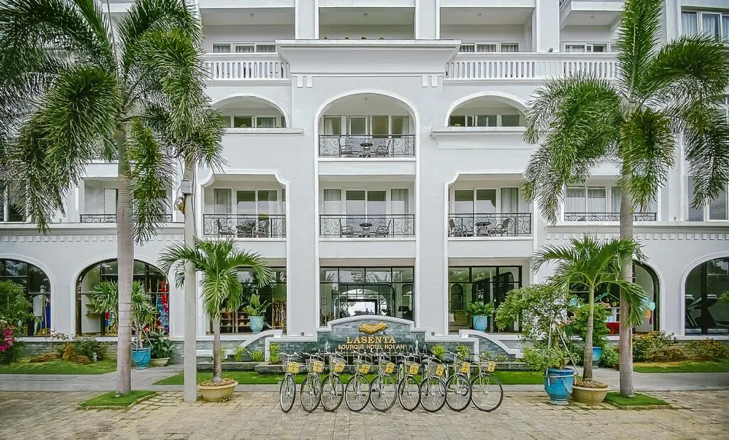 Lasenta Boutique Hotel Hoian – Tòa lâu đài nguy nga nằm giữa cánh đồng lúa chín