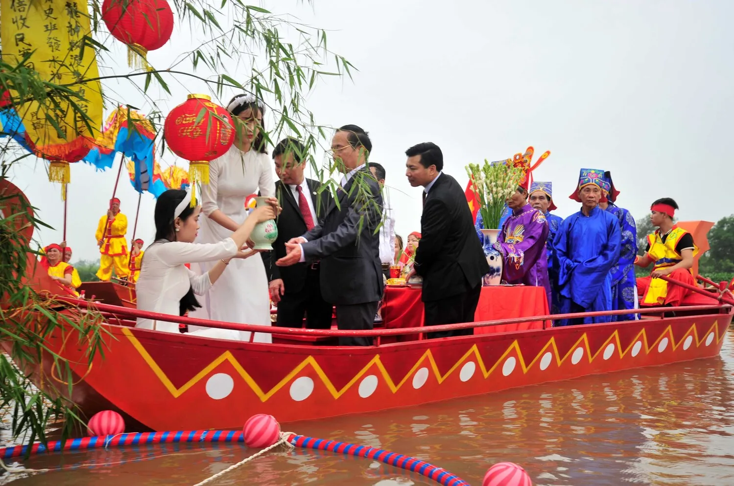 Lễ hội Hoa Lư Ninh Bình – Nét văn hóa đặc sắc nơi cố đô