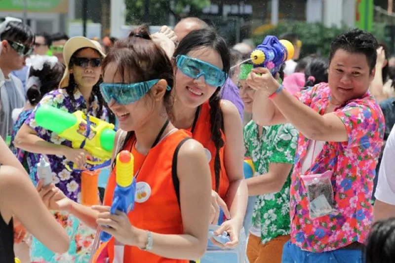 Lễ hội té nước Songkran 2024: Nét đẹp văn hóa Xứ Chùa vàng