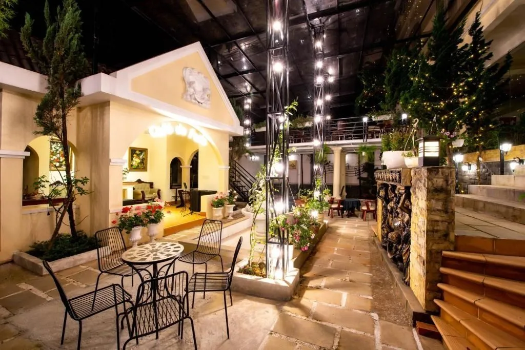 Le Petit Paris Dalat Hotel, góc Paris thơ mộng giữa thành phố Đà Lạt