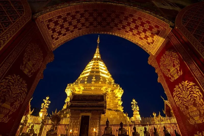 Linh thiêng cổ tự Wat Phrathat Doi Suthep, nơi lưu giữ xá lợi Đức Phật