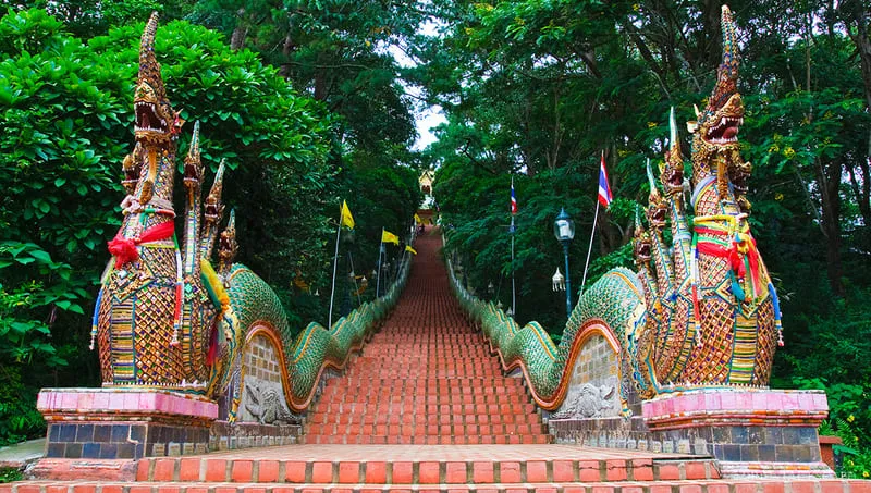 Linh thiêng cổ tự Wat Phrathat Doi Suthep, nơi lưu giữ xá lợi Đức Phật