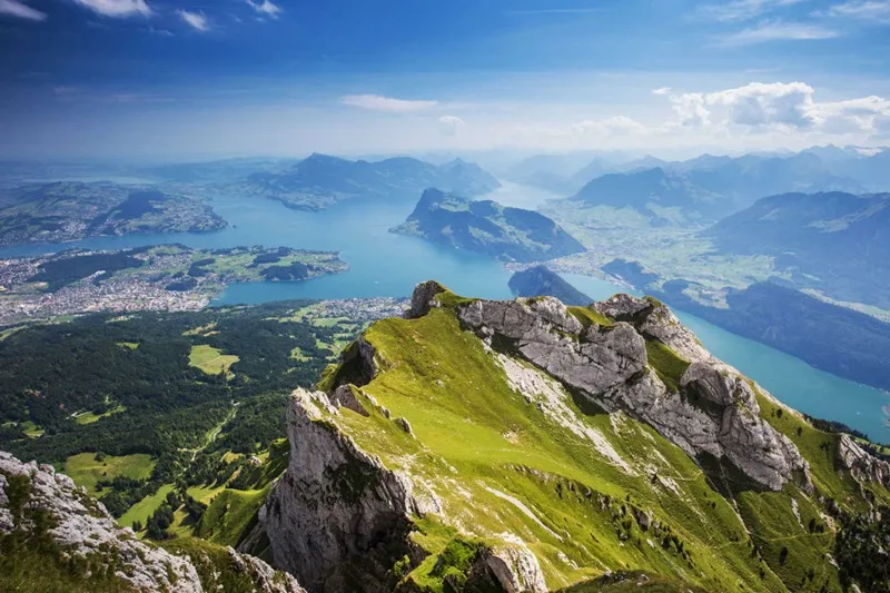 Lucerne mộng mơ bên dãy núi Alps tại Thụy Sĩ