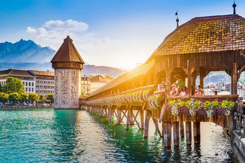 Lucerne mộng mơ bên dãy núi Alps tại Thụy Sĩ