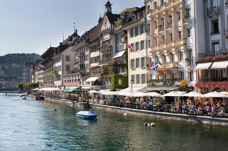 Lucerne mộng mơ bên dãy núi Alps tại Thụy Sĩ