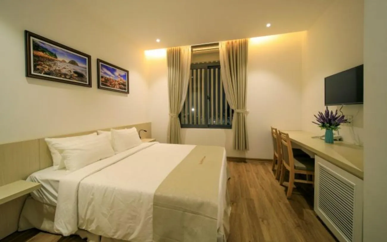 Lucky Hotel Phú Yên dịu dàng giữa bãi biển xanh