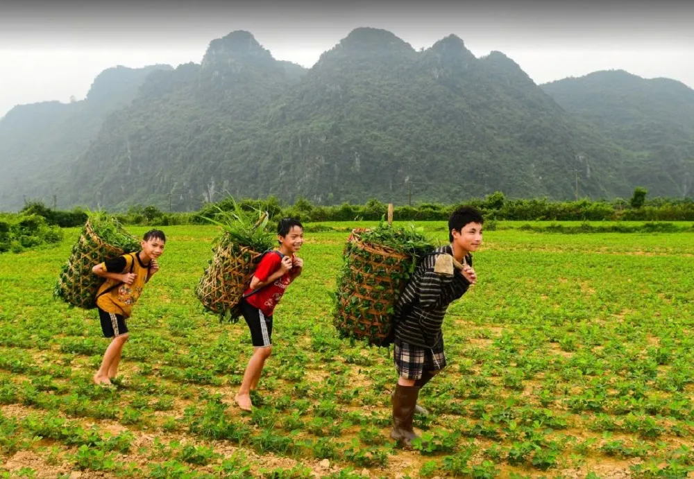 Minh Cầm Quảng Bình với vẻ đẹp hữu tình khiến bao người đắm say