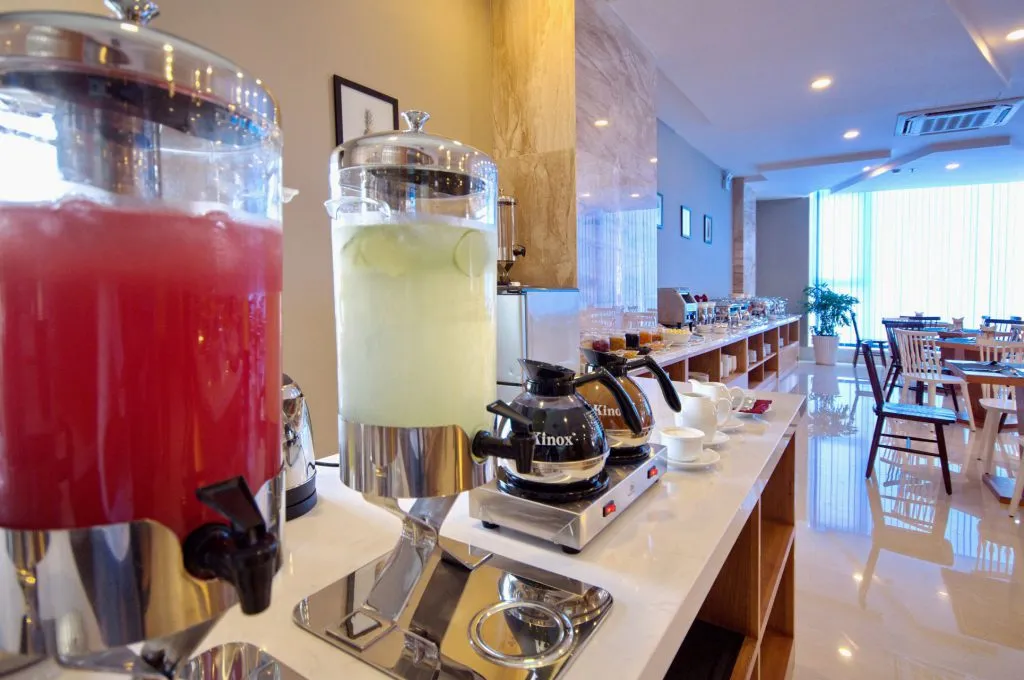 Monica Hotel Nha Trang ngắm nhìn trời xanh mây trắng lững lờ trôi