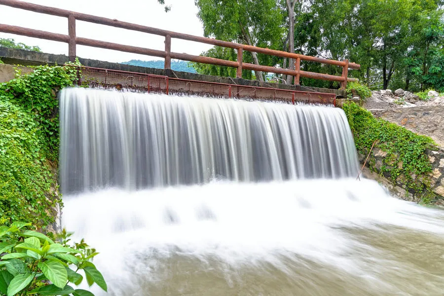 Núi Cấm mang vẻ đẹp hiền hòa ngay cả trong ngày mưa bão