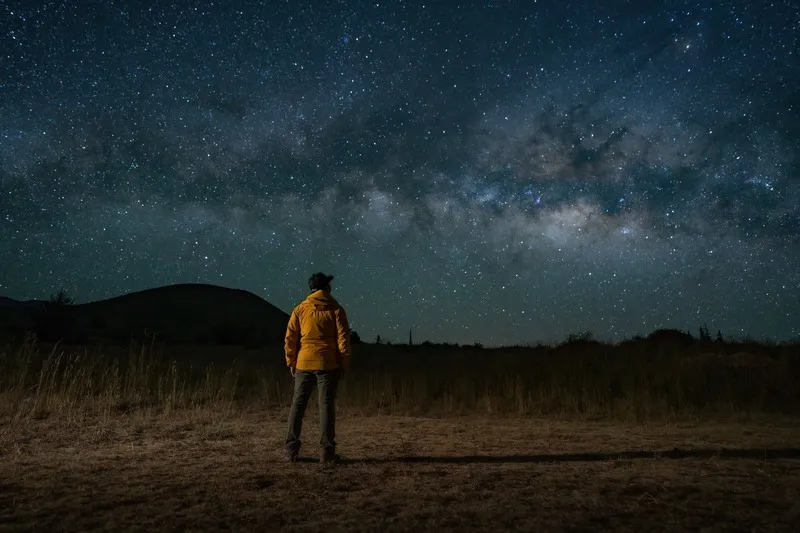 Núi lửa Mauna Kea nơi lạc giữa bầu trời đầy sao ở Hawaii