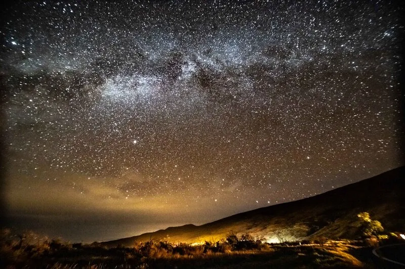 Núi lửa Mauna Kea nơi lạc giữa bầu trời đầy sao ở Hawaii