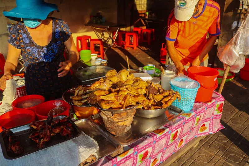 Quán cơm, hủ tiếu Bà Hiền hơn 20 năm ở An Giang