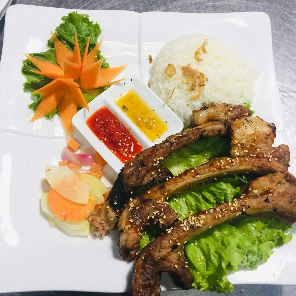 Restaurant & Bar Hồng Phúc II Hoi An – Nhà hàng ngon giá rẻ được đánh giá cao ở phố Hội