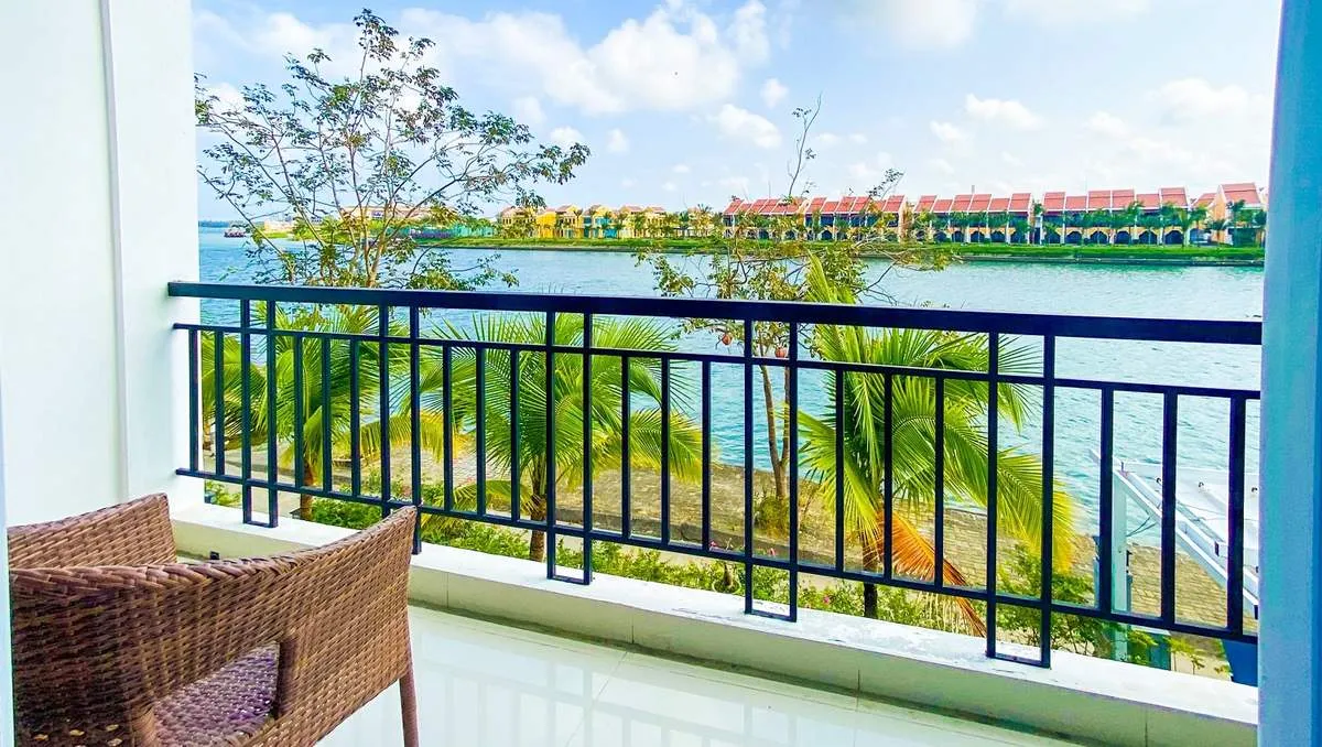 Riverside White House Villa – Ngôi nhà trắng bên dòng sông Hoài lãng mạn