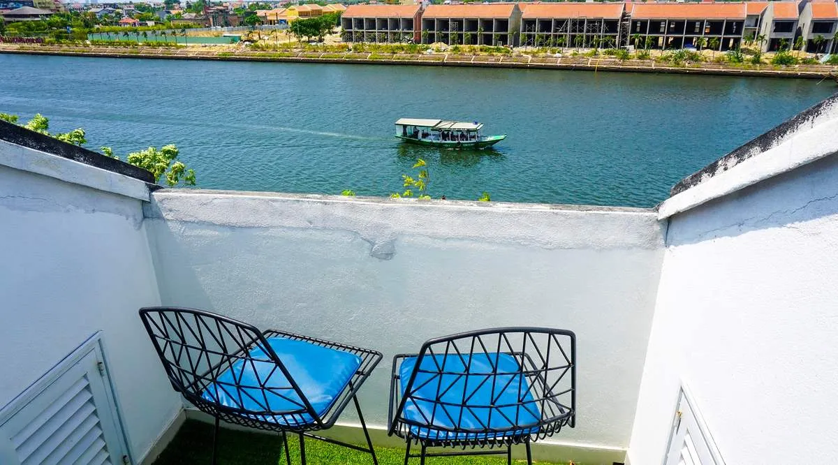 Riverside White House Villa – Ngôi nhà trắng bên dòng sông Hoài lãng mạn