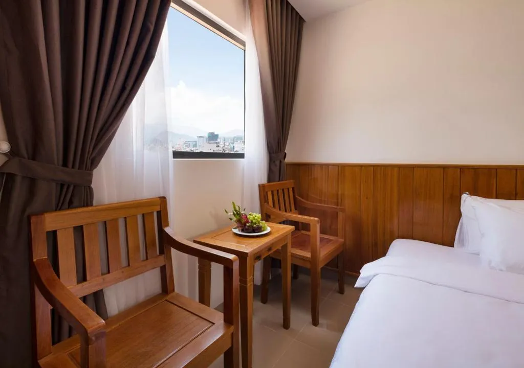 Royal Hotel Nha Trang, không gian nghỉ ngơi lộng lẫy cạnh biển