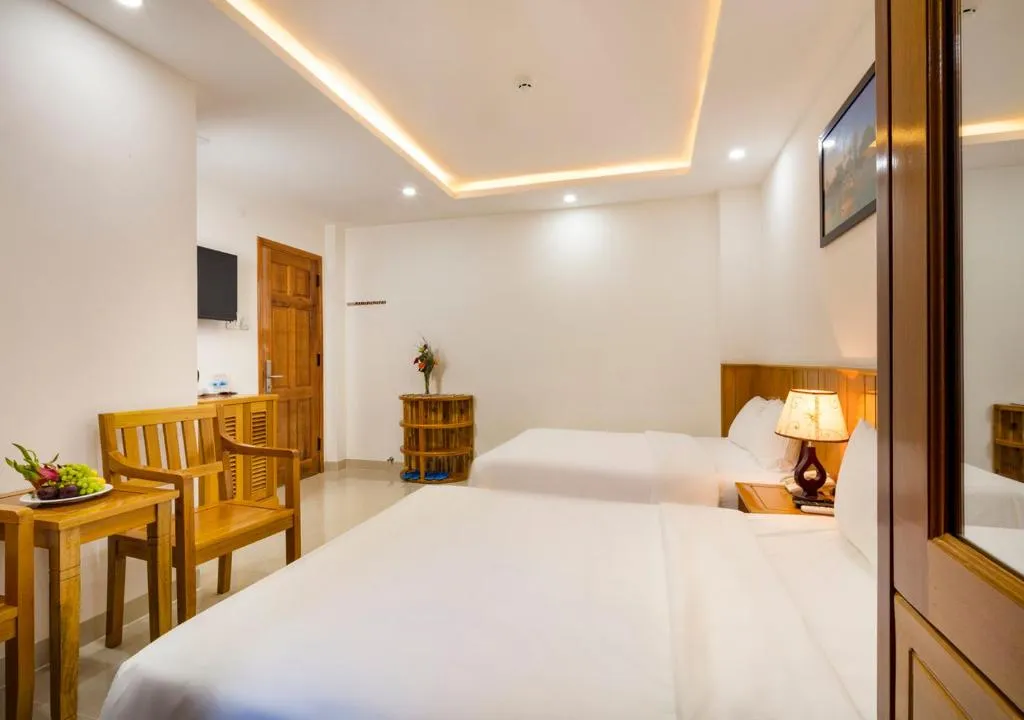 Royal Hotel Nha Trang, không gian nghỉ ngơi lộng lẫy cạnh biển