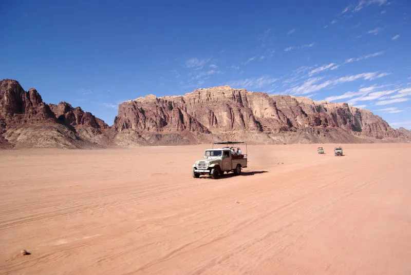 Sa mạc Wadi Rum, thung lũng ánh trăng với vẻ đẹp siêu thực