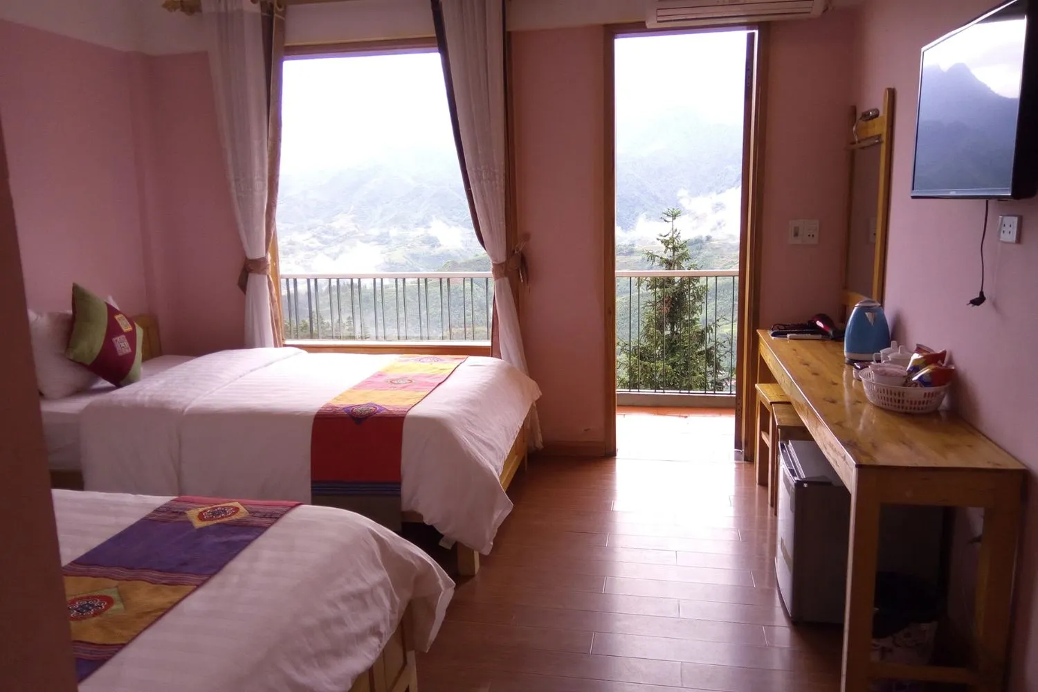 Sapa Scenery Hotel mang nét đẹp kiến trúc Pháp nằm cạnh đỉnh núi Fansipan