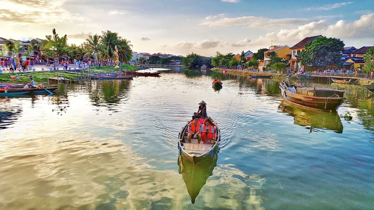 Sông Hoài Hội An – Dòng sông nhỏ nép mình yên bình bên phố cổ