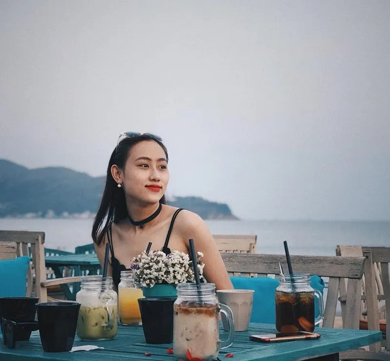 Surf Bar Quy Nhơn view biển gọi ngắm hoàng hôn tuyệt đỉnh