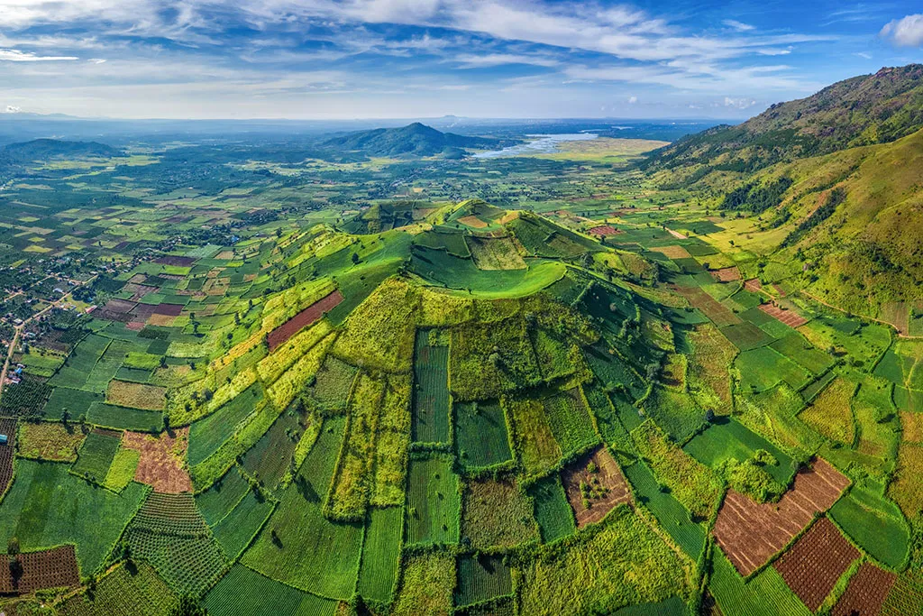 Tận hưởng 1 ngày đi biển hồ Tơ Nưng, khám phá núi lửa đầy lý thú