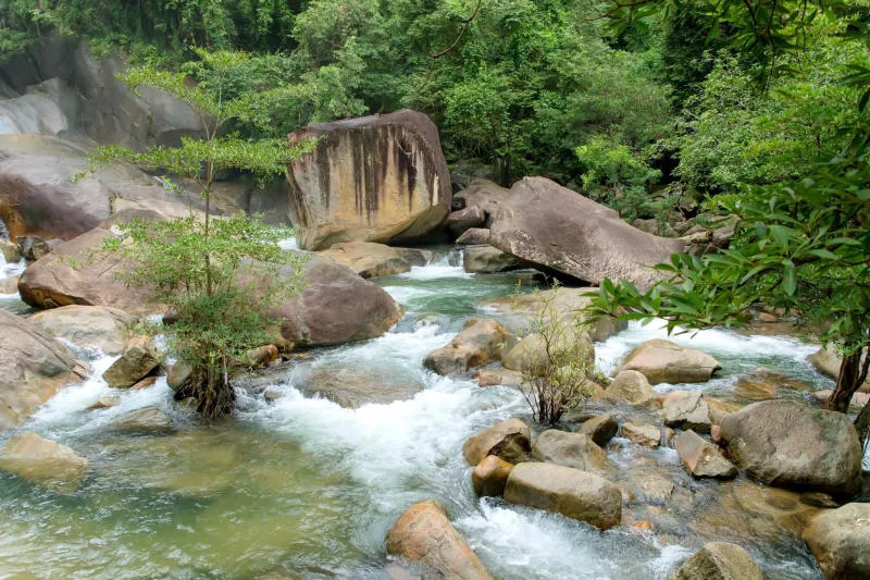 Thác Bà Tánh Linh, vẻ đẹp nguyên sơ của núi rừng Bình Thuận