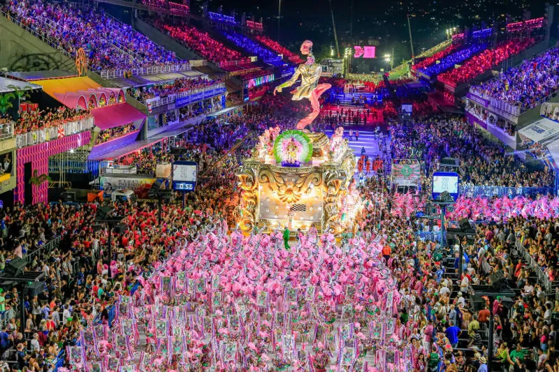 Tham gia Lễ hội Rio Carnival đầy màu sắc lớn nhất Brazil